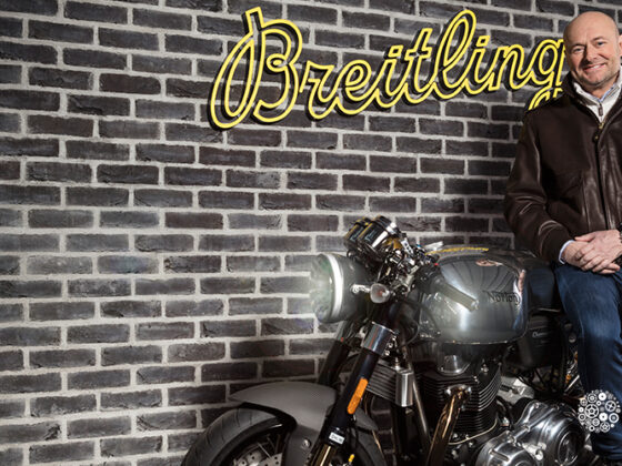 colaboración de Breitling y Norton Motorcycles anuncio